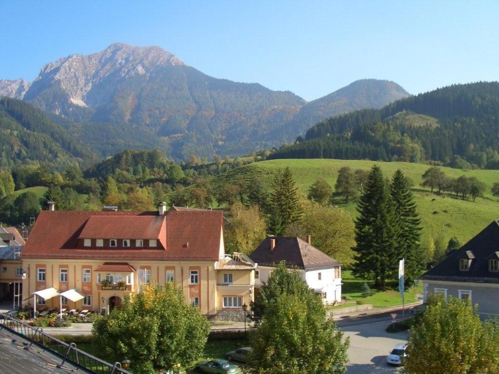 Gaestehaus Zur Post - Heritage Inn ชปิทัล อัม เพิร์ม ภายนอก รูปภาพ